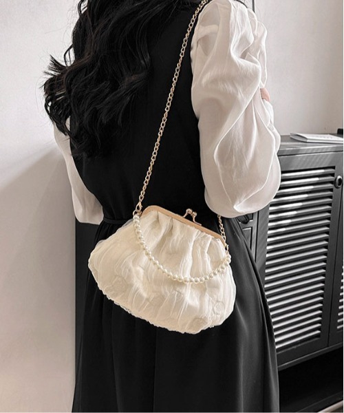 Maison Calme(メゾンカルム)の「【2WAY】ふんわりチュールパールハンドルがま口ショルダーバック オケージョン パーティー(ショルダーバッグ・レディース・ブラック/ホワイト/グリーン・F)」の18枚目の写真