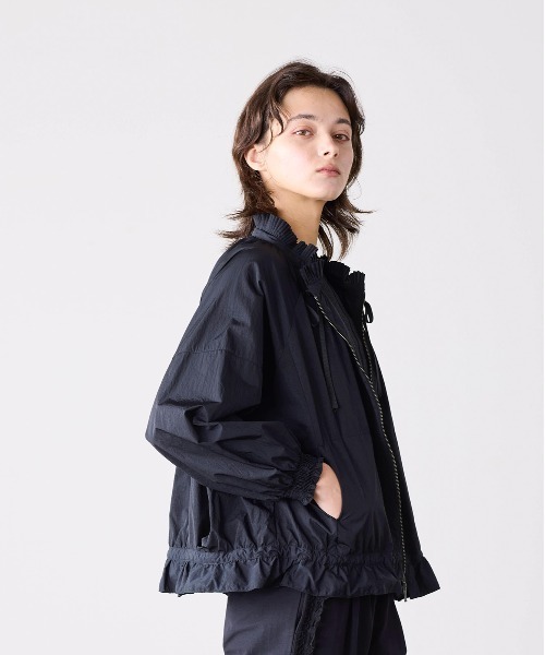 Marilyn Moon(マリリンムーン)の「pleats sheer dolman blouson(ブルゾン・レディース・ホワイト/ベージュ/ミント/ブラック・FREE)」の13枚目の写真