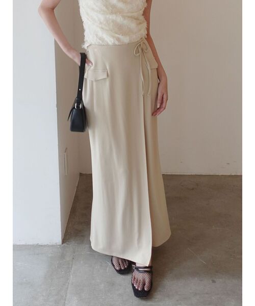 LAGUNAMOON（ラグナムーン）の「デザインポケットラップカットスカート（スカート・レディース・ブラック/アイボリー/ベージュ・MEDIUM/SMALL）」の3枚目の写真