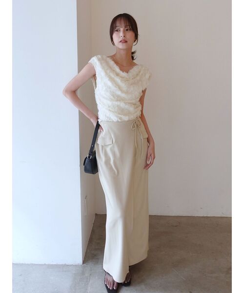 LAGUNAMOON（ラグナムーン）の「デザインポケットラップカットスカート（スカート・レディース・ブラック/アイボリー/ベージュ・MEDIUM/SMALL）」の4枚目の写真