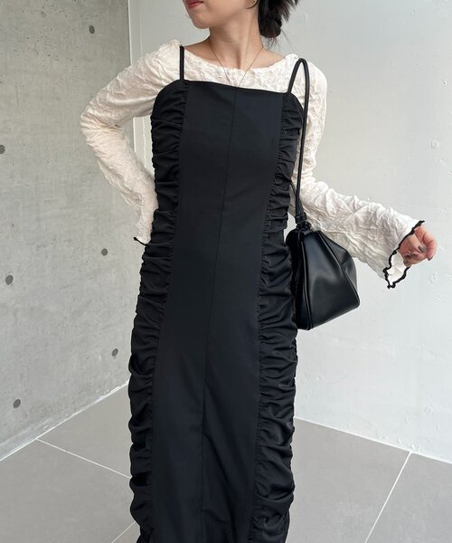 CAPRICIEUX LE'MAGE(カプリシューレマージュ)の「【セレモニーシーンにも◎】ギャザーキャミワンピース(ワンピース・レディース・ホワイト系その他/ブラック・PS/FREE)」の1枚目の写真