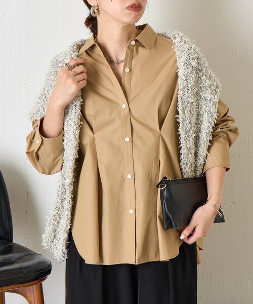 Jena espace merveilleux（ジェナ　エスパスメルヴェイユ）の「【ZOZOTOWN限定】フロントタックシャツ（シャツ/ブラウス・レディース・オフホワイト/ベージュ/ブルー・FREE）」の2枚目の写真