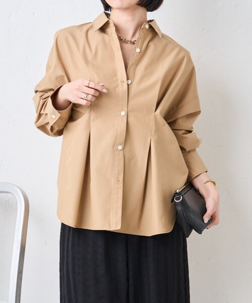 Jena espace merveilleux(ジェナ エスパスメルヴェイユ)の「フロントタックシャツ(シャツ/ブラウス・レディース・オフホワイト/ブルー/ベージュ・FREE)」の18枚目の写真