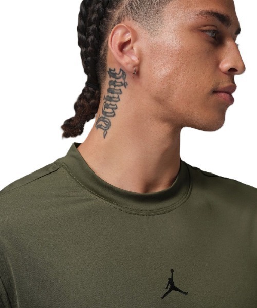 JORDAN BRAND（ジョーダンブランド）の「ジョーダン  ジョーダン DF SPT ESS S/S トップ（Tシャツ/カットソー・メンズ・カーキ・SS/S/M/L/XL/2XL/3XL）」の2枚目の写真