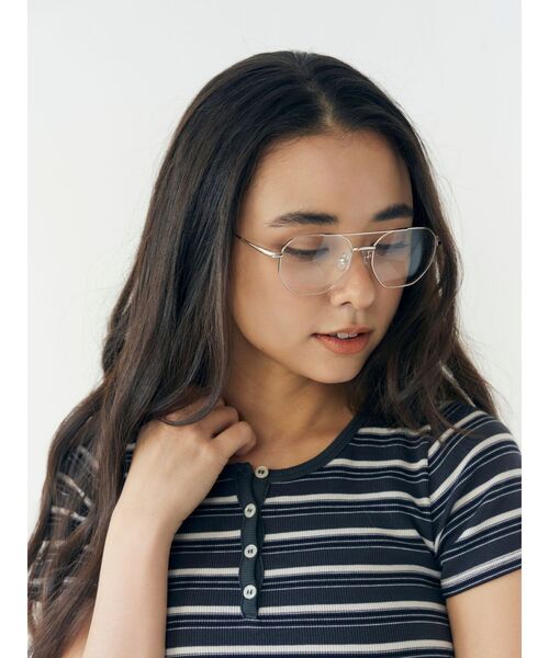 Ungrid(アングリッド)の「ダブルラインフレーム伊達メガネ(メガネ・レディース・シルバー・FREE)」の3枚目の写真