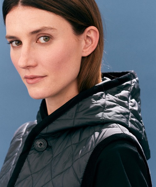 LAVENHAM(ラベンハム)の「Lightweight Barton Womens / ライトウェイト バートン ウィメンズ(ベスト・レディース・ネイビー/ダークブラック/ブラック・16/12/10/8/6/14)」の8枚目の写真