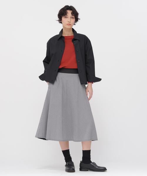 MARGARET HOWELL(マーガレットハウエル)の「TOUGH COTTON JERSEY(Tシャツ/カットソー・レディース・ブラック/レッド・2)」の9枚目の写真