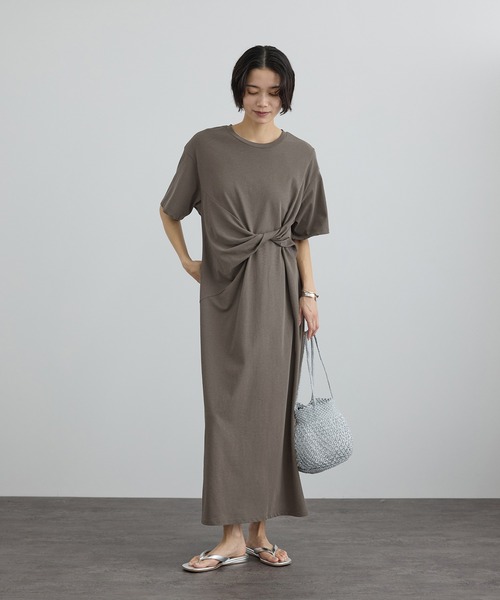SALON adam et rope'（サロン アダム エ ロペ）の「【WEB限定】ドライコットンツイストディテールワンピース（ワンピース・レディース・ブラウン/ブラック・FREE）」の5枚目の写真