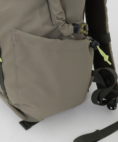 ELLIKER(エリカー)の「【ELLIKER/エリカー】Kiln Hooded Zip Top Backpack 22L(バックパック/リュック・メンズ・ベージュ/ブラック・9)」の7枚目の写真