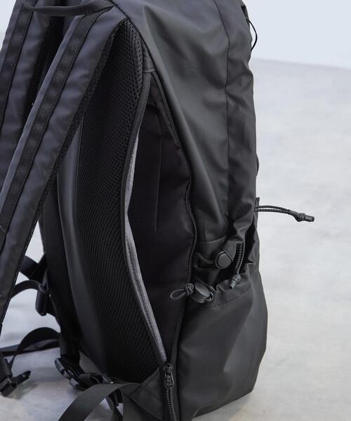 ELLIKER(エリカー)の「【ELLIKER/エリカー】Kiln Hooded Zip Top Backpack 22L(バックパック/リュック・メンズ・ベージュ/ブラック・9)」の12枚目の写真