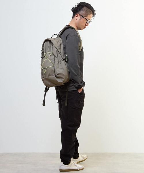 ELLIKER(エリカー)の「【ELLIKER/エリカー】Kiln Hooded Zip Top Backpack 22L(バックパック/リュック・メンズ・ベージュ/ブラック・9)」の14枚目の写真