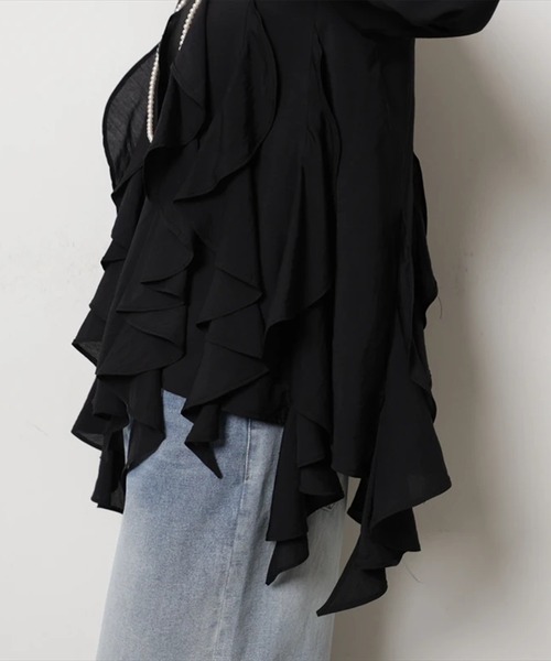 CADUNE（カデュネ）の「フリルチュニック（シャツ/ブラウス・レディース・ブラック/ホワイト・38/36）」の14枚目の写真