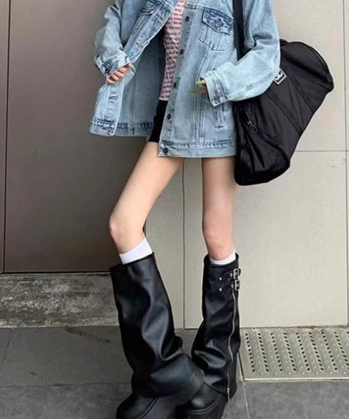 Songe(ソンジュ)の「厚底カバーロングブーツ(ブーツ・レディース・ブラウン/ブラック・24.5cm/24cm/23.5cm/23cm)」の12枚目の写真