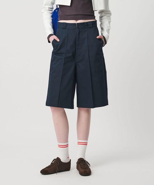 NICE WEATHER(ナイスウェザー)の「<NICE WEATHER>ウィメンズ チノハーフパンツ(チノパンツ・レディース・ベージュ/ネイビー・S/M)」の2枚目の写真