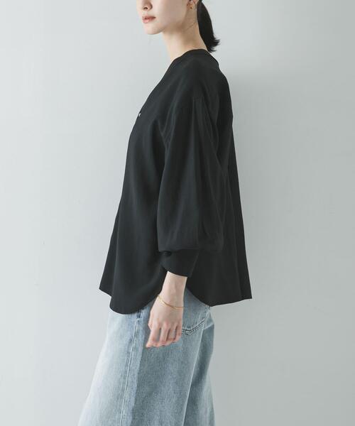 URBAN RESEARCH（アーバンリサーチ）の「ブロードカラーレスブラウス（シャツ/ブラウス・レディース・オフホワイト/ブラック/ブルー系その他・FREE）」の11枚目の写真