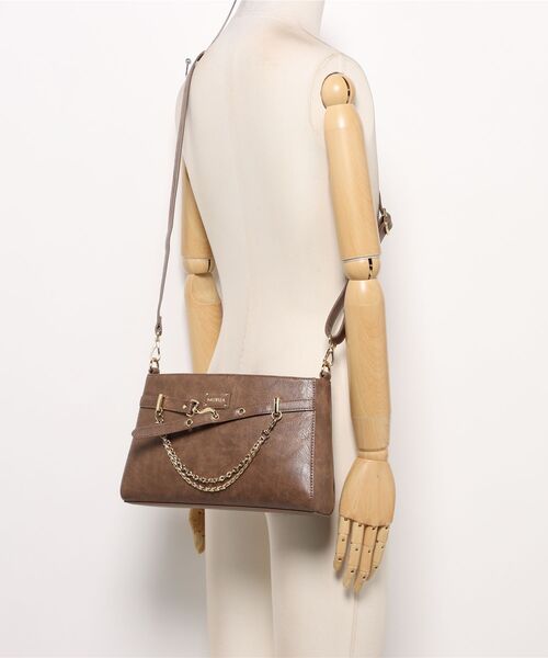 MURUA(ムルーア)の「【MURUA/ムルーア】 BELT SERIES ゴールドチェーン付きショルダーバッグ(ショルダーバッグ・レディース・ブラウン/ブラック/アイボリー・FREE)」の4枚目の写真