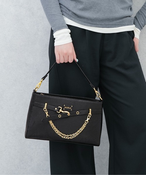 MURUA(ムルーア)の「【MURUA/ムルーア】 BELT SERIES ゴールドチェーン付きショルダーバッグ(ショルダーバッグ・レディース・ブラウン/ブラック/アイボリー・FREE)」の1枚目の写真
