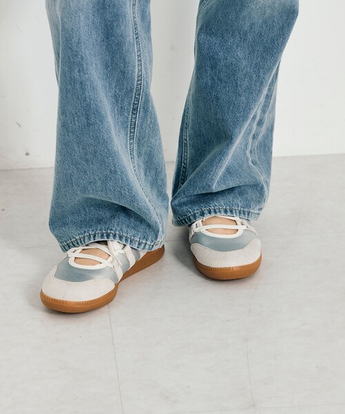 fredy emue（フレディエミュ）の「メリージェーンスニーカー（スニーカー・レディース・ブラウン/シルバー・L/M/S）」の4枚目の写真