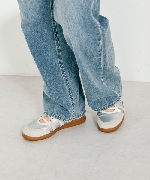 fredy emue（フレディエミュ）の「メリージェーンスニーカー（スニーカー・レディース・ブラウン/シルバー・L/M/S）」の5枚目の写真