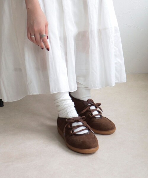 fredy emue（フレディエミュ）の「メリージェーンスニーカー（スニーカー・レディース・ブラウン/シルバー・L/M/S）」の13枚目の写真
