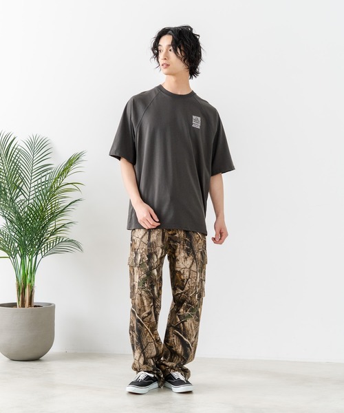 OUTDOOR EXCHANGE(アウトドアエクスチェンジ)の「【OUTDOOR EXCHANGE/アウトドアエクスチェンジ】×【ZERO STAIN/ゼロステイン】コラボ ラグランスリーブ Tシャツ 汗ジミ防止 UVカット 防汚効果 リーフ柄 ブランドロゴ ユニセックス(Tシャツ/カットソー・メンズ・オフホワイト/ホワイト/スミクロ・LARGE/MEDIUM)」の19枚目の写真