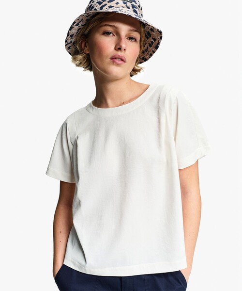 AIGLE（エーグル）の「リラックスフィット ダブルプリーツ入り半袖ブラウス（シャツ/ブラウス・レディース・ホワイト/ブラック・M/XS/XL/S/L）」の2枚目の写真