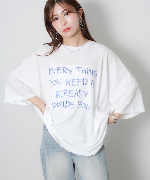 Riberry(リベリー)の「配色ロゴ刺繍シアーBIGTシャツ(Tシャツ/カットソー・レディース・ライトブルー/ブラック/グレー/オフホワイト・FREE)」の2枚目の写真