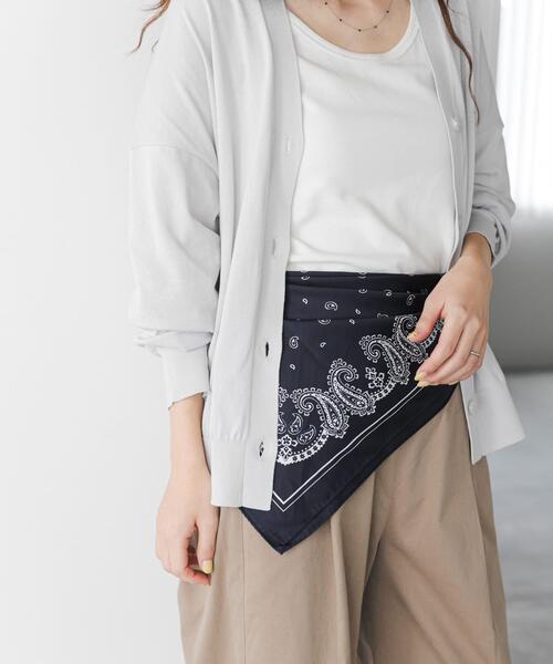 URBAN RESEARCH DOORS（アーバンリサーチドアーズ）の「大判ペイズリースカーフ（バンダナ/スカーフ・レディース・ネイビー/ベージュ・ONE）」の7枚目の写真