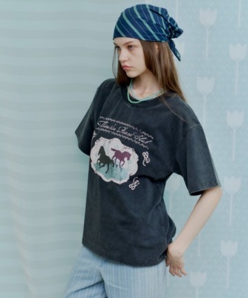 thinkto(シンクト)の「オーバーサイズグラフィックプリントT(Tシャツ/カットソー・レディース・ホワイト/ブラック・FREE)」の14枚目の写真
