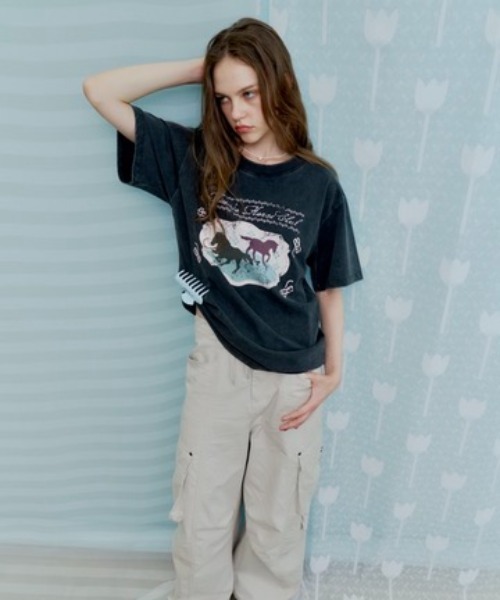 thinkto(シンクト)の「オーバーサイズグラフィックプリントT(Tシャツ/カットソー・レディース・ホワイト/ブラック・FREE)」の18枚目の写真