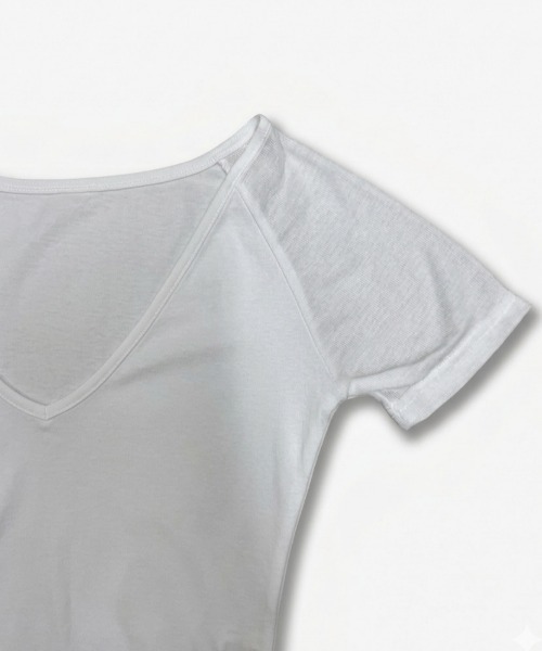 NANEA(ナネア)の「深VネックシアータイトTシャツ(Tシャツ/カットソー・レディース・ブラック/ホワイト・MEDIUM)」の9枚目の写真