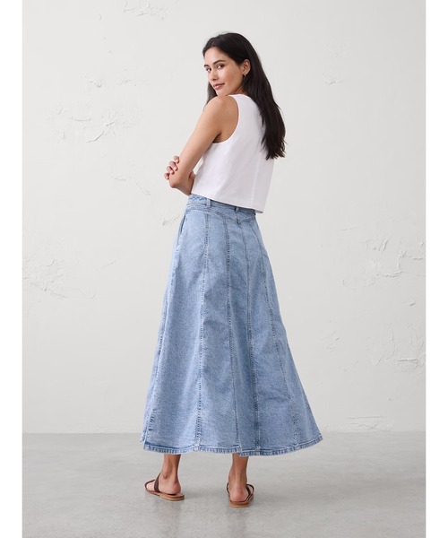 BANANA REPUBLIC FACTORY STORE(バナナリパブリック ファクトリーストア)の「BANANA REPUBLIC FACTORY STORE デニム シーム ミディスカート(デニムスカート・レディース・ライトインディゴブルー/インディゴブルー・8/6/4/2/0)」の9枚目の写真