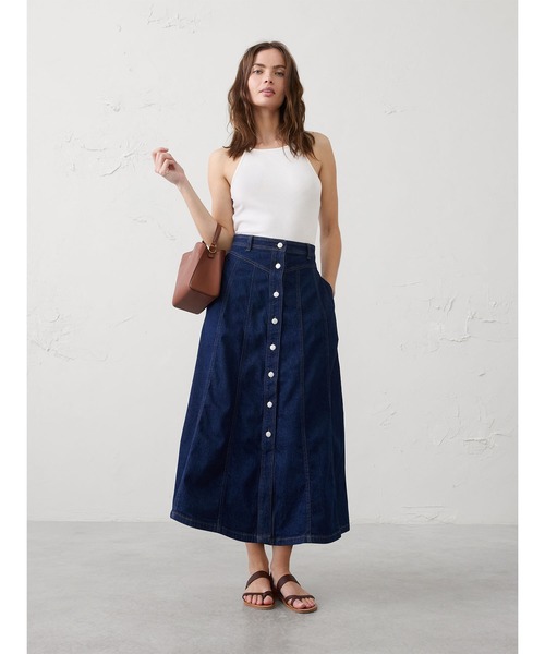BANANA REPUBLIC FACTORY STORE(バナナリパブリック ファクトリーストア)の「BANANA REPUBLIC FACTORY STORE デニム シーム ミディスカート(デニムスカート・レディース・ライトインディゴブルー/インディゴブルー・8/6/4/2/0)」の4枚目の写真