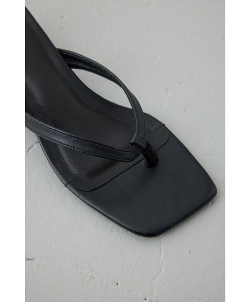 AZUL by moussy(アズールバイマウジー)の「トングミュールサンダル 靴(サンダル・レディース・キャメル/ブラック/アイボリー・MEDIUM/LARGE/SMALL)」の14枚目の写真