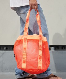 NIKE（ナイキ）の「NIKE/ナイキ SS26 メッシュトートプールバッグ ブランドロゴ マチ付き マリンスポーツ 2026年春夏（トートバッグ）」