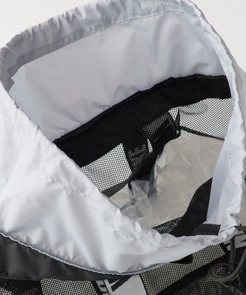 NIKE（ナイキ）の「NIKE/ナイキ SS26 メッシュトートプールバッグ ブランドロゴ マチ付き マリンスポーツ 2026年春夏（トートバッグ・メンズ・ブラック/グレー/レッド/ミント・FREE）」の9枚目の写真