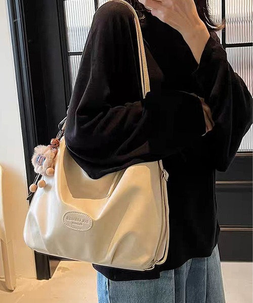 LA VORAGINE(ラ ヴォラジネ)の「3WAY大容量バッグ PUレザーマルチショルダーバック 通勤用(ショルダーバッグ・レディース・ブラウン/アイボリー/ブラック/モカ・FREE)」の2枚目の写真