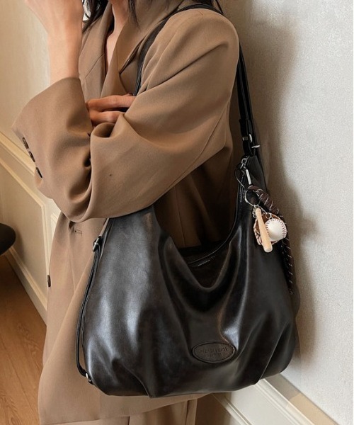 LA VORAGINE(ラ ヴォラジネ)の「3WAY大容量バッグ PUレザーマルチショルダーバック 通勤用(ショルダーバッグ・レディース・ブラウン/アイボリー/ブラック/モカ・FREE)」の19枚目の写真