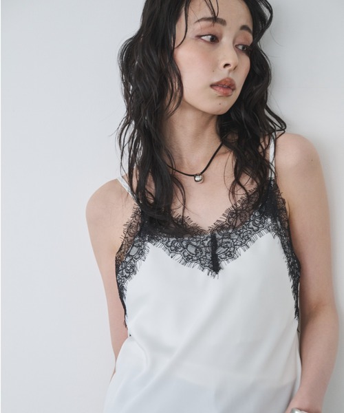 Anclear oui(アンクリアウィ)の「サテンレースキャミ(キャミソール・レディース・ブラック系その他/White/ホワイト系その他/Black・F)」の11枚目の写真