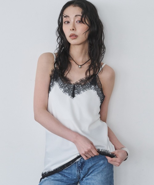 Anclear oui(アンクリアウィ)の「サテンレースキャミ(キャミソール・レディース・ブラック系その他/White/ホワイト系その他/Black・F)」の9枚目の写真