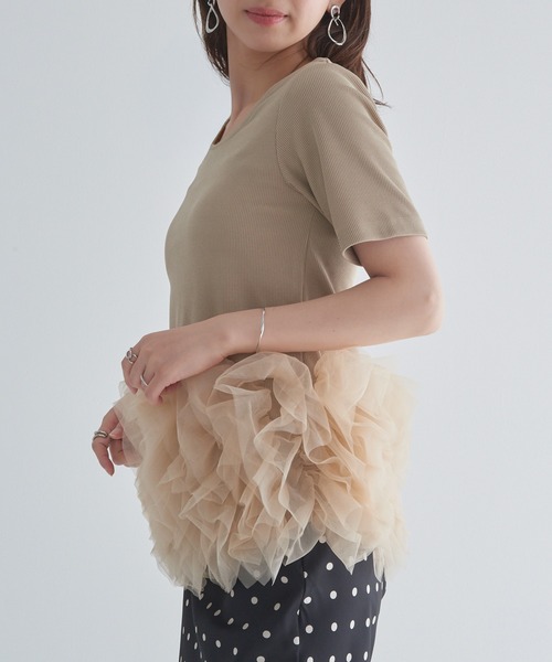 MAISON BREEZE reveur(メゾンブリーズレヴール)の「【MAISON BREEZE reveur】ボリュームチュールフリル ヘムプルオーバーTシャツ trc(Tシャツ/カットソー・レディース・ベージュ/オフホワイト/レッド/ブラック・FREE)」の16枚目の写真