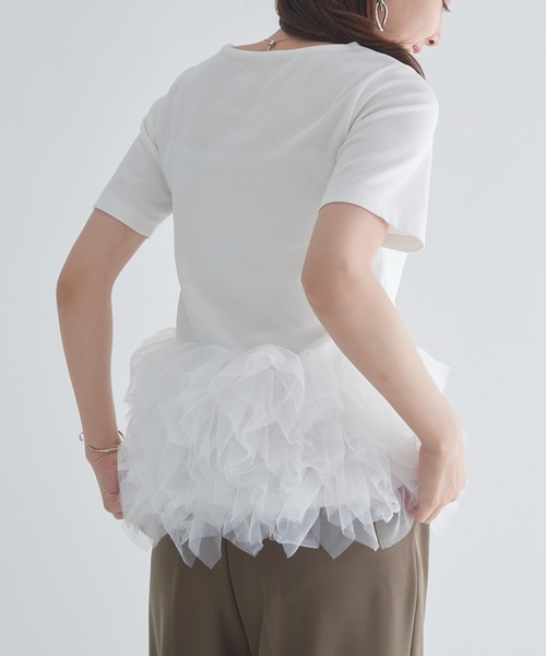 MAISON BREEZE reveur(メゾンブリーズレヴール)の「【MAISON BREEZE reveur】ボリュームチュールフリル ヘムプルオーバーTシャツ trc(Tシャツ/カットソー・レディース・ベージュ/オフホワイト/レッド/ブラック・FREE)」の6枚目の写真