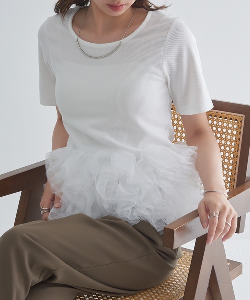 MAISON BREEZE reveur(メゾンブリーズレヴール)の「【MAISON BREEZE reveur】ボリュームチュールフリル ヘムプルオーバーTシャツ trc(Tシャツ/カットソー・レディース・ベージュ/オフホワイト/レッド/ブラック・FREE)」の9枚目の写真