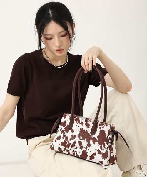 style code(スタイルコード)の「ZOZO限定【STYLE CODE/スタイルコード】カウ柄ハラコ風ボストンバッグ(ボストンバッグ・レディース・ブラウン/ブラック・FREE)」の17枚目の写真