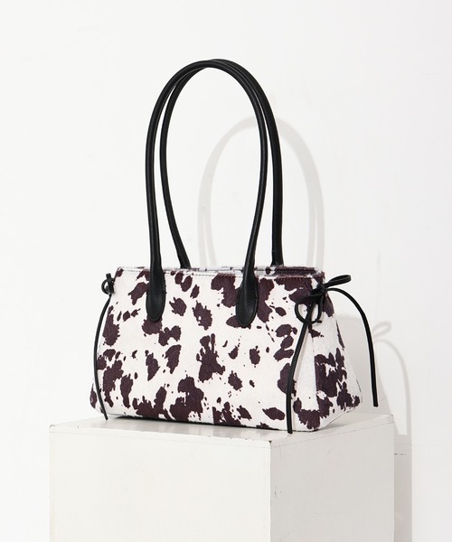 style code(スタイルコード)の「ZOZO限定【STYLE CODE/スタイルコード】カウ柄ハラコ風ボストンバッグ(ボストンバッグ・レディース・ブラウン/ブラック・FREE)」の19枚目の写真