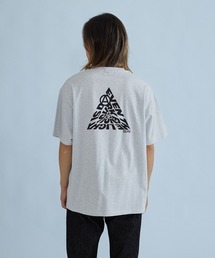 TRIANGLE S/S TEE