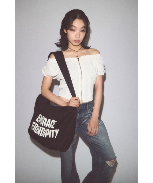 LAGUA GEM(ラグアジェム)の「LOOSEY FLARE VINTAGE デニム(デニムパンツ・レディース・ブルー/ライトブルー・22inch/23inch/24inch/25inch/26inch)」の4枚目の写真