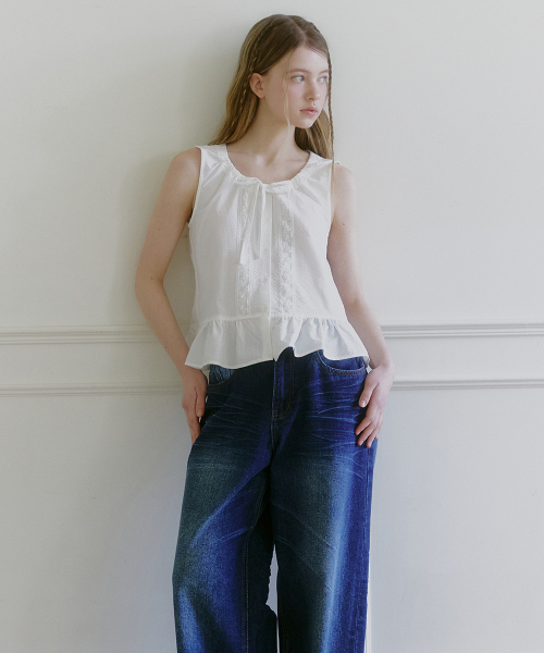 MICANE(ミケーネ)の「アンナスリーブレスレースペプラムブラウス(シャツ/ブラウス・レディース・アイボリー・SMALL/X-LARGE/MEDIUM/LARGE)」の3枚目の写真