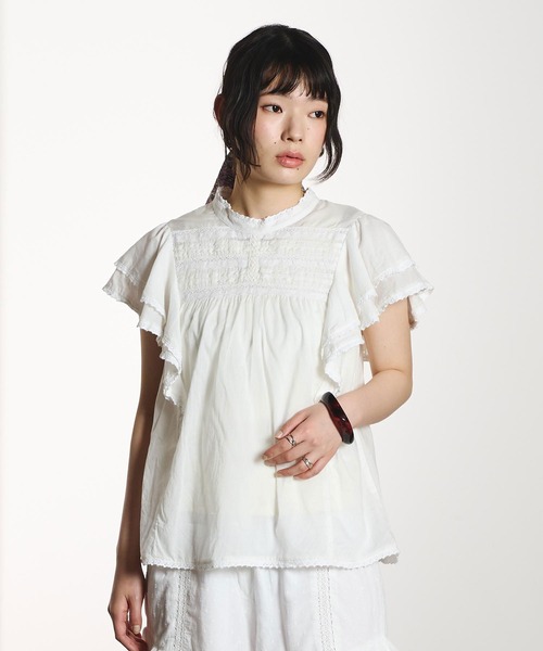 ROSE BUD(ローズバッド)の「SLEEVE FRILL BLOUSE(シャツ/ブラウス・レディース・ホワイト/ブラック/ライトピンク・ONE SIZE)」の4枚目の写真