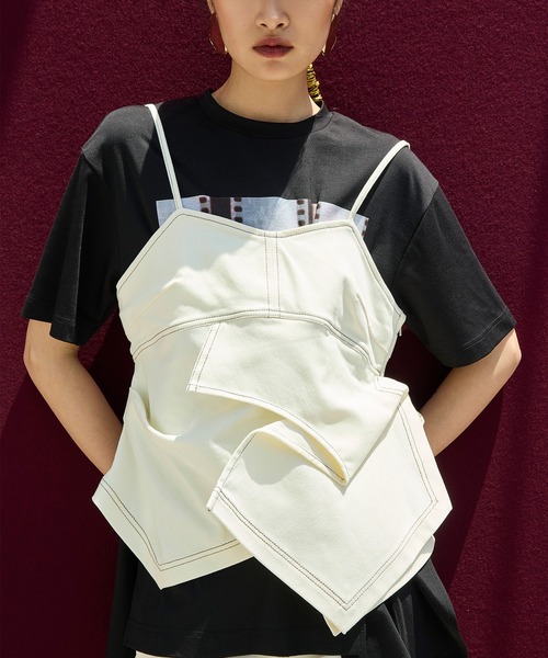 OMMO(オーエムエムオー)の「ASYMME FOLD DESIGN BUSTIER(キャミソール・レディース・ネイビー/オフホワイト・36/38)」の1枚目の写真